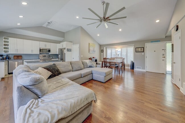 Building Photo - {9534} Updated Nall Hills Home + Two Car Garage + Finished Basement + 3 Full Baths!
