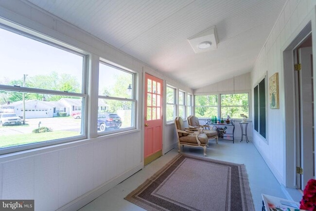 Building Photo - 206 Linden Ave