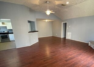 Building Photo - 16026 Highlander Dr