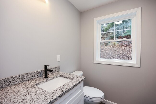 Building Photo - 231 Putnam Hill Rd