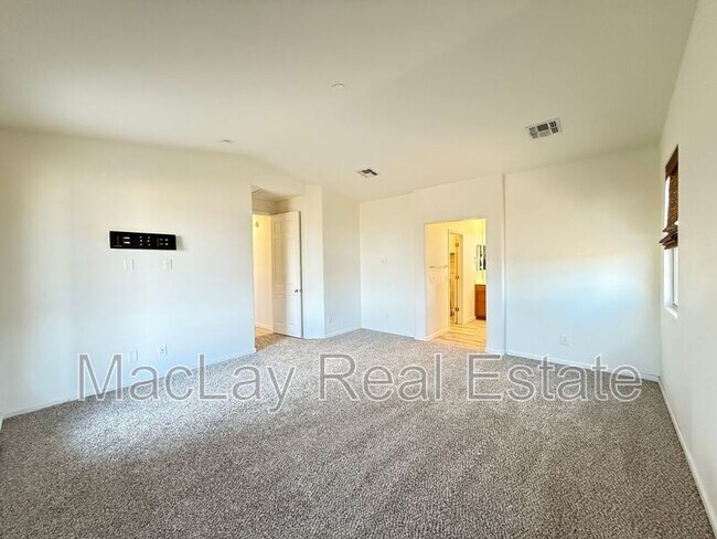 Building Photo - 2372 E Dust Devil Dr