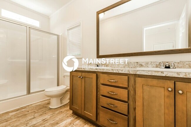 Building Photo - 2 Bedroom Pet-Friendly Home in St. Petersburg, FL with Main Street Renewal