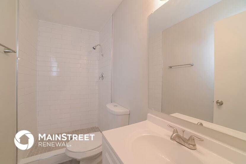 Building Photo - 1541 E Flower Cir