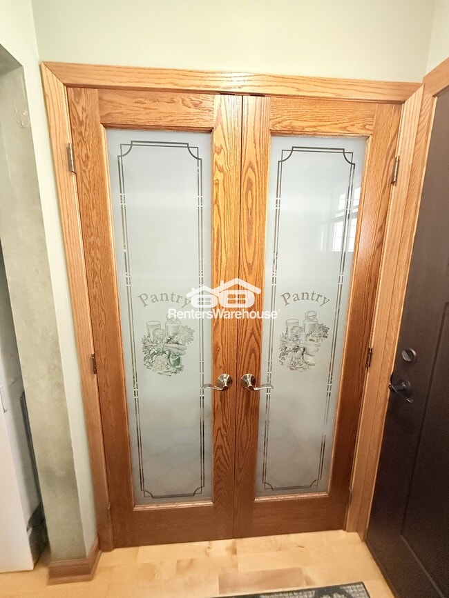 Building Photo - 840 Park Ave