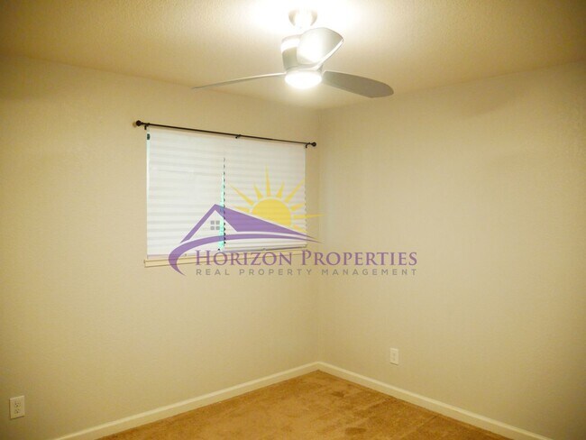 Building Photo - Remodeled 3 Bed 2 Bath 1,595 Sq Ft Fair Oaks Home