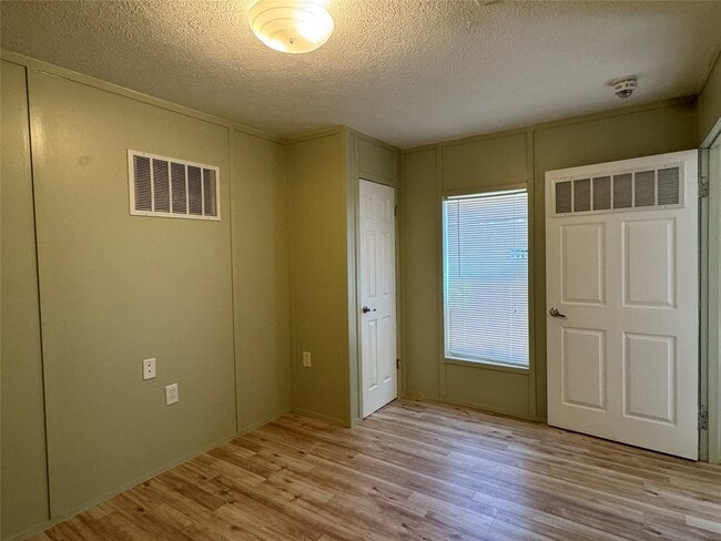 Building Photo - 45 Whippoorwill Ln