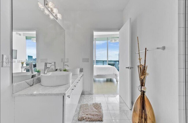 Building Photo - 888 Biscayne Blvd