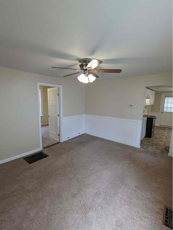 Building Photo - 128 Franklin St