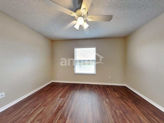 Building Photo - 1540 Sherbourne St