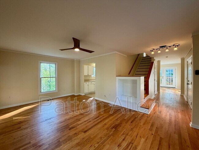 Building Photo - 92 Westover Dr