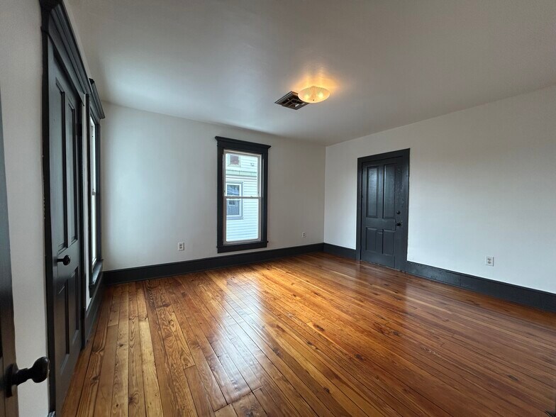 Bedroom 2 - 407 Collicello St