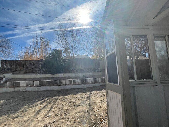 Building Photo - Victorville, 3 Bedroom, 2 Bathrooms, Large...