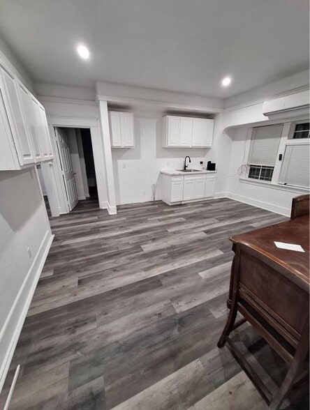 Building Photo - 625 W 41st Dr