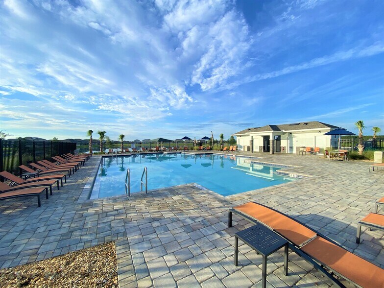 Building Photo - 5010 Four Strand Ct