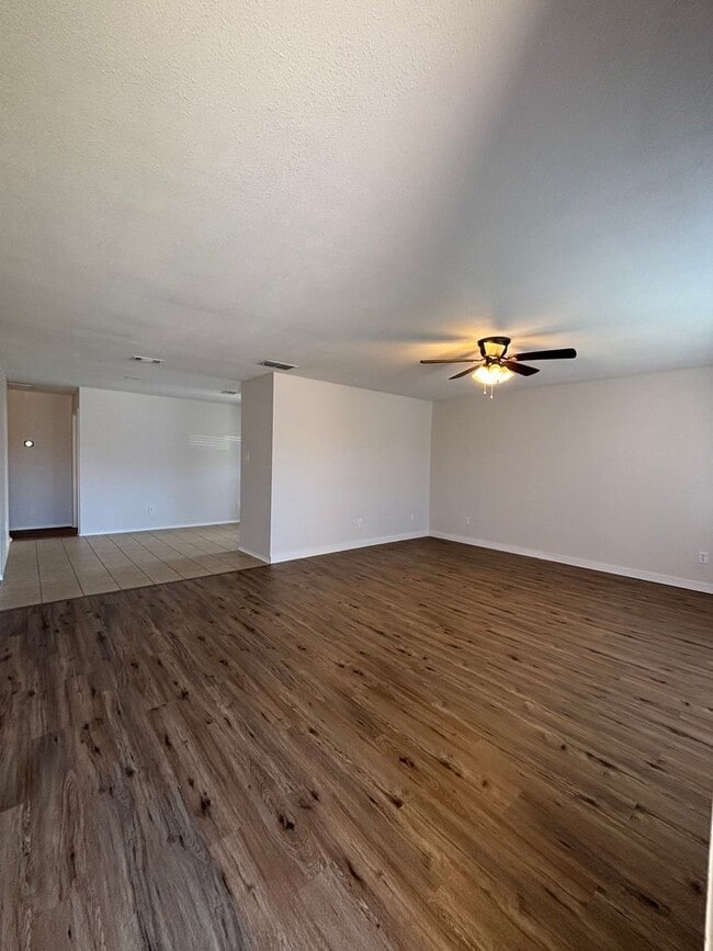 Building Photo - 532 Jeffdale Dr