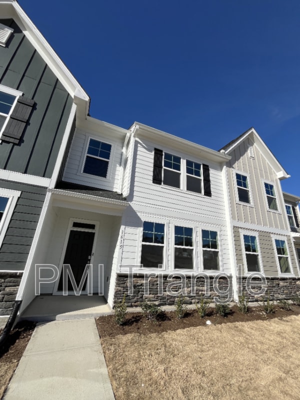 Building Photo - 1615 Singing Bird Trl