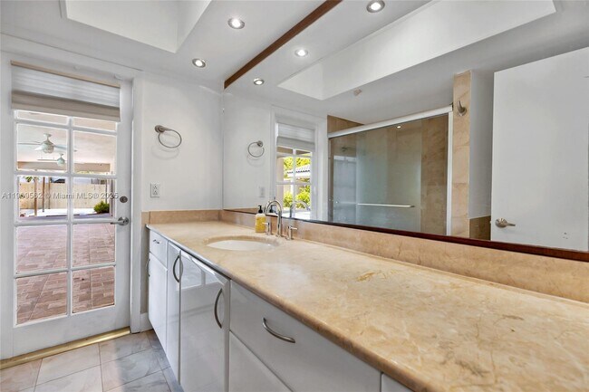 Building Photo - 13820 SW 82nd Ave