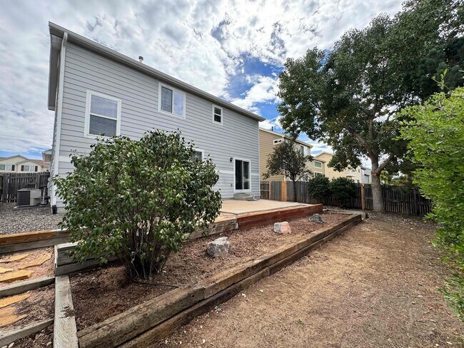 Building Photo - 1832 Riverwalk Pkwy
