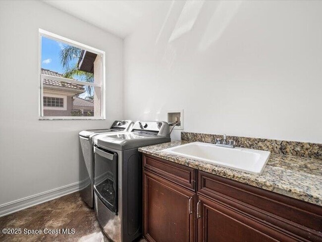 Building Photo - 6785 Arroyo Dr