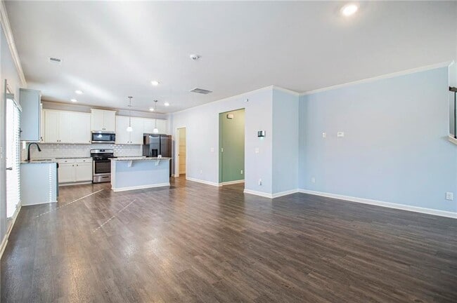 Building Photo - 1083 Shadow Glen Drive