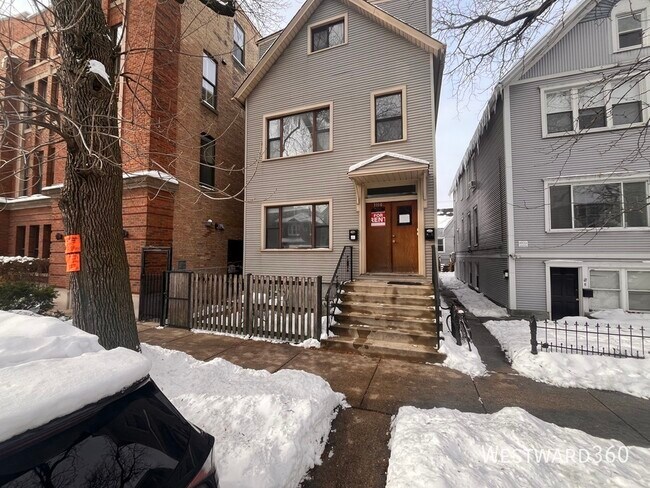 Building Photo - 3110 N Kenmore Ave