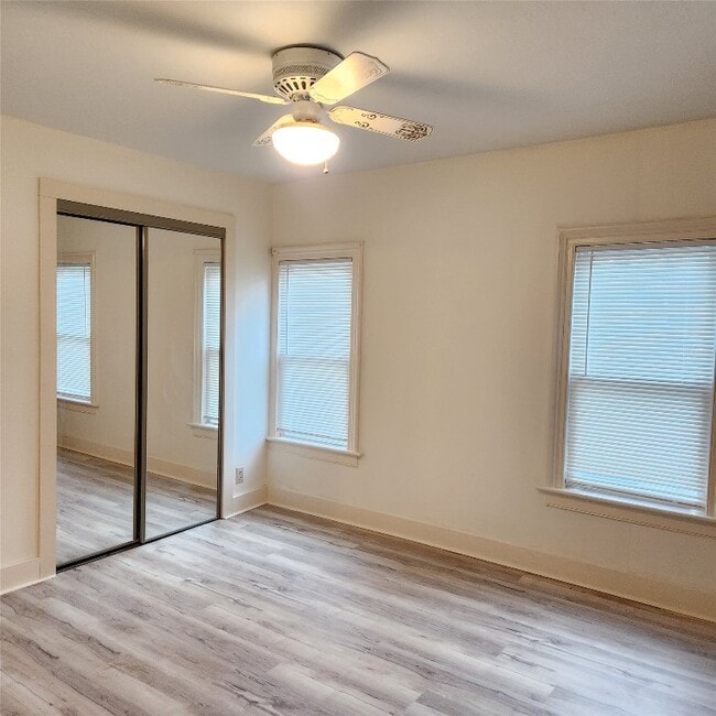 Building Photo - 40 Murray St