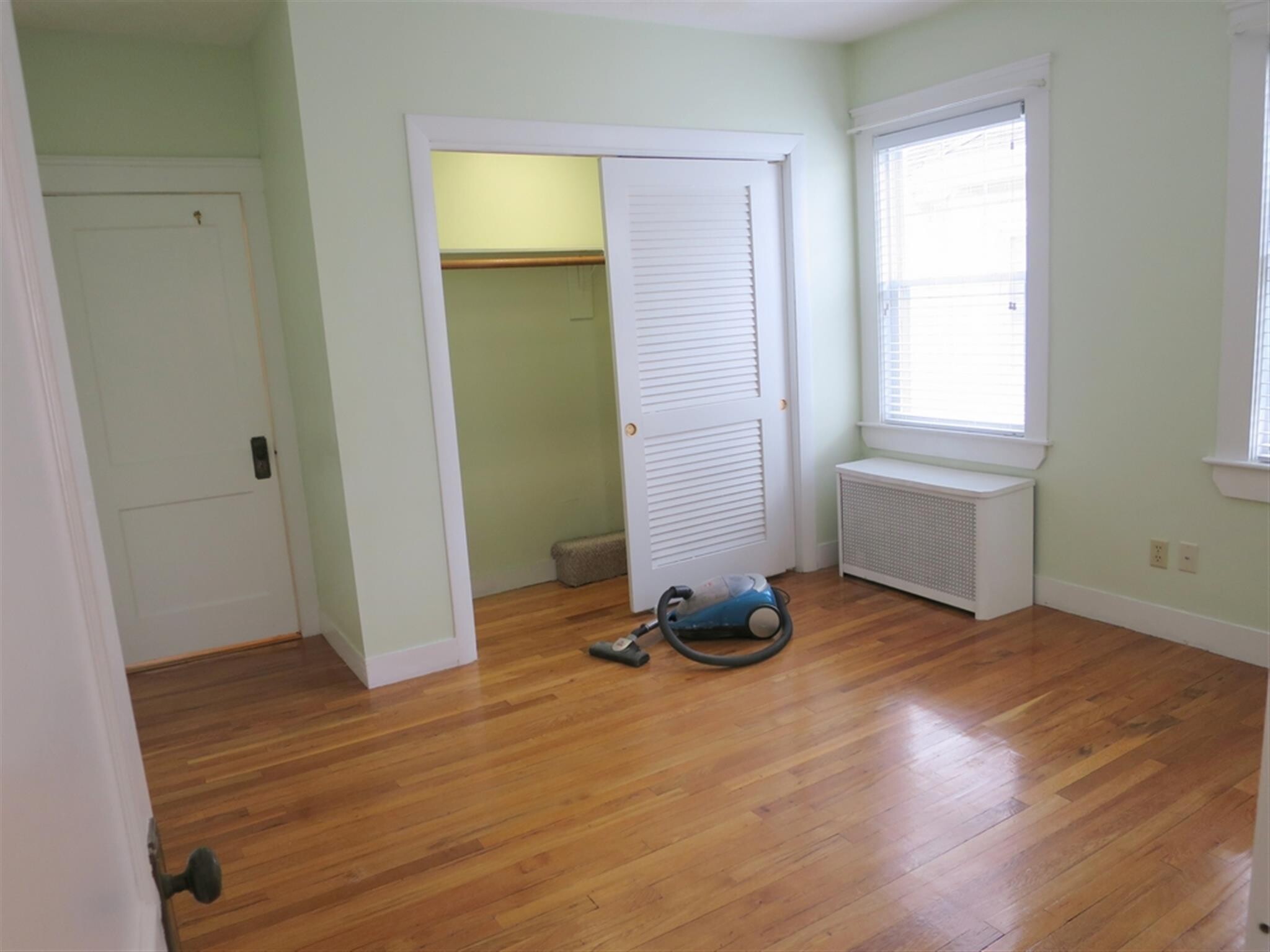 Building Photo - 1098 Fellsway