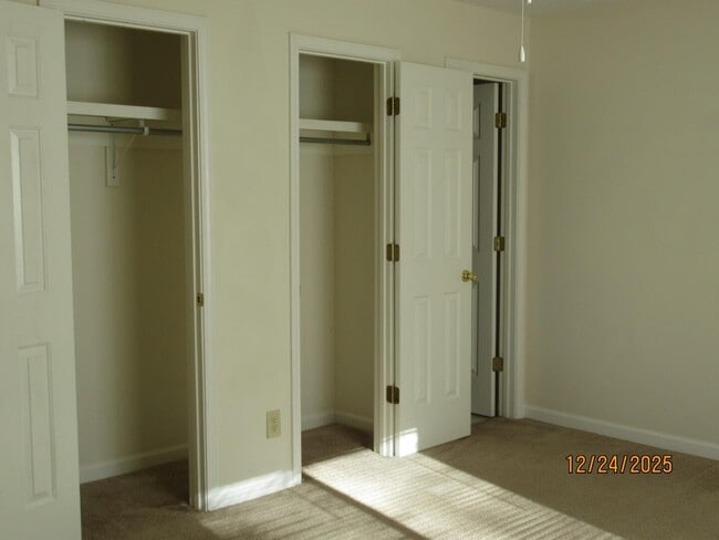 Building Photo - 251 Rast St