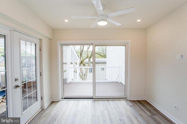 Building Photo - 41 Bridge St