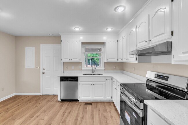 Building Photo - 297 Irby Rd