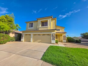 Building Photo - 1462 W. Roadrunner Dr.
