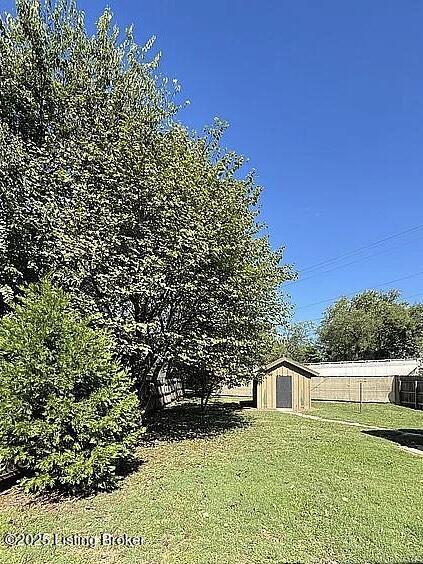 Building Photo - 30 Bluegrass Ct