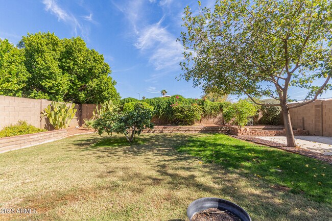 Building Photo - 19011 N 12th Dr