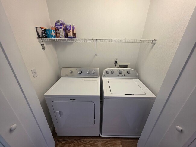 Building Photo - Beautifully Remodeled townhome on the south hill