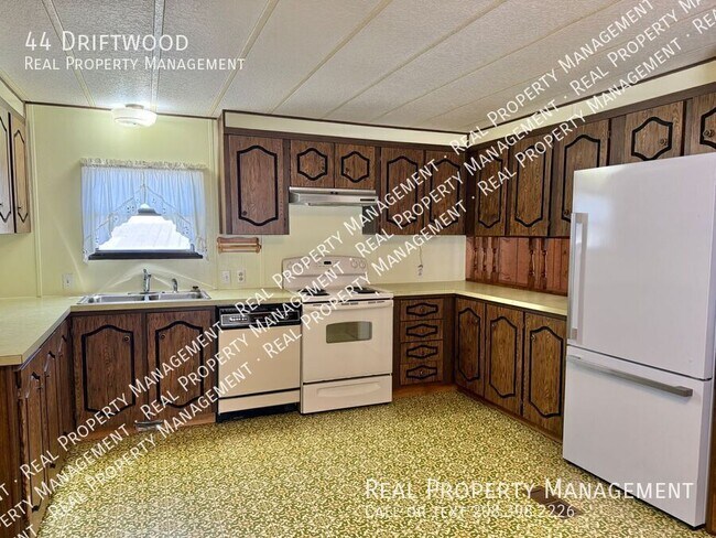 Building Photo - 44 Driftwood-