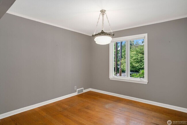 Building Photo - 4021 NE 60th St