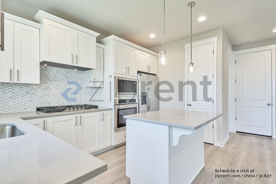 Building Photo - 200 N 87th Pl