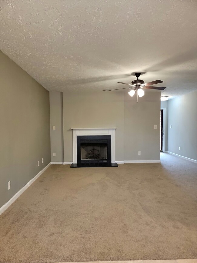 Building Photo - 513 Lumberly Ln