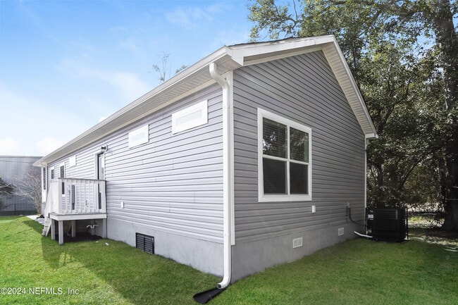 Building Photo - 2119 Lewis St