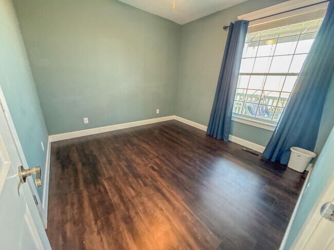 Building Photo - Midland Houses