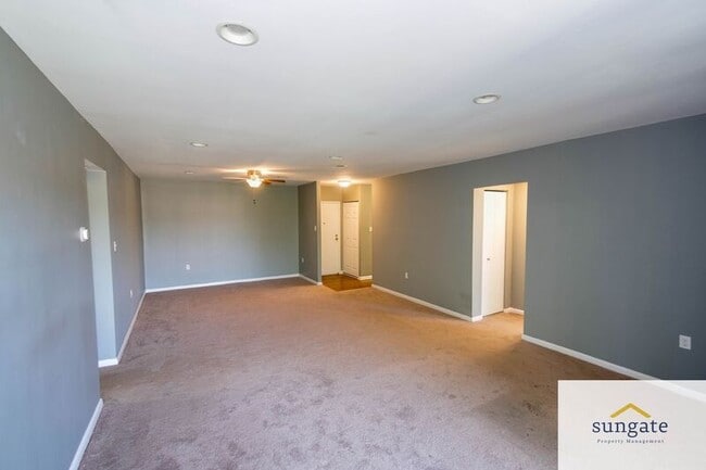 Building Photo - 6711 Park Heights Ave