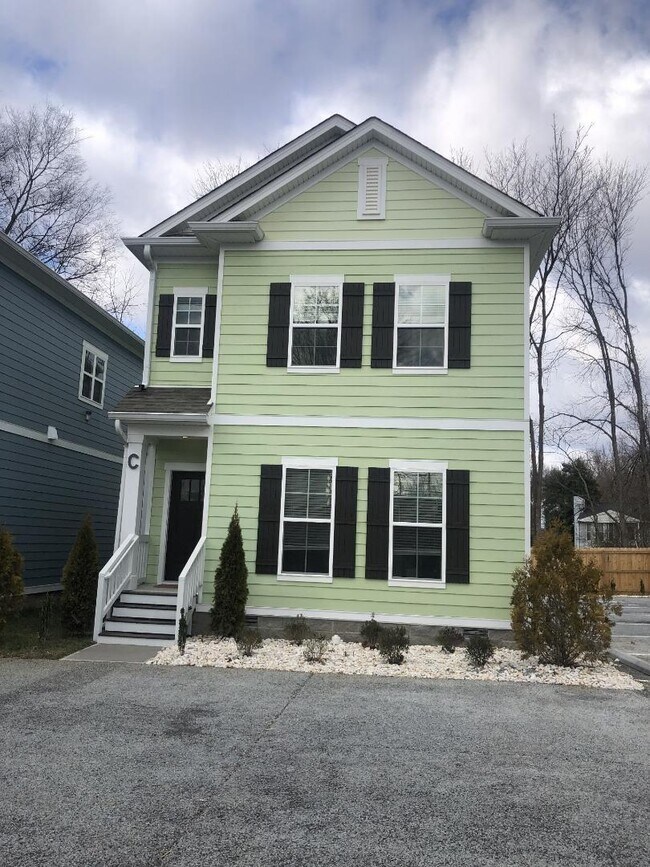 Primary Photo - 3108 Elm Hill Pike