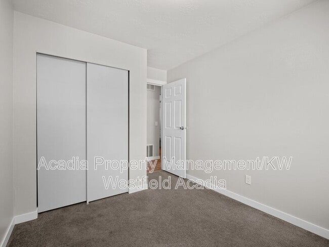 Building Photo - 100 E 600 S