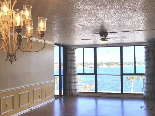 Building Photo - 7100 Sunshine Skyway Ln S