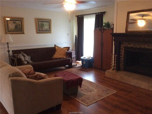 Primary Photo - 4110 Willow Oak St