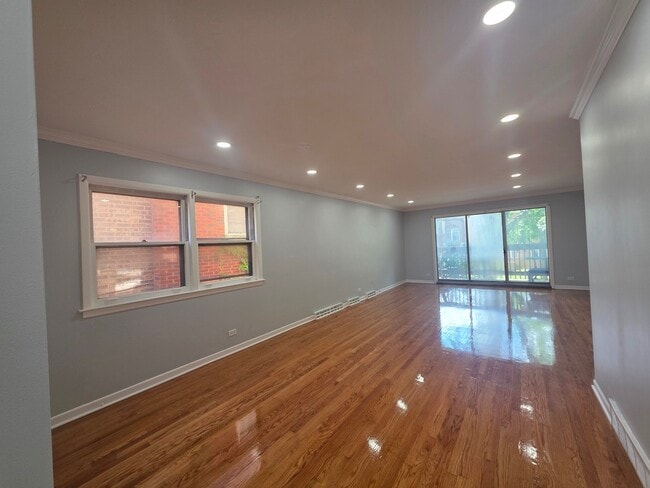 Building Photo - 2623 W Arthur Ave