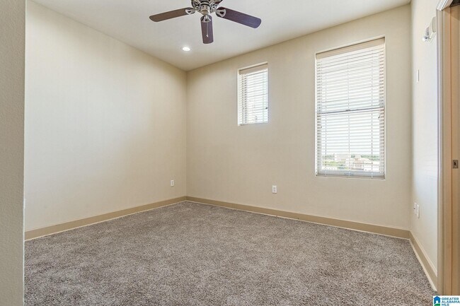 Building Photo - 2024 2nd Ave N