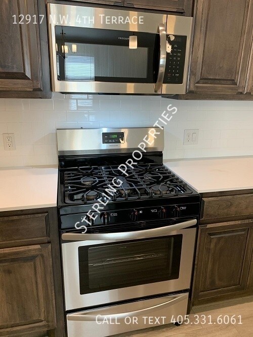 Building Photo - 12917 NW 4th Terrace