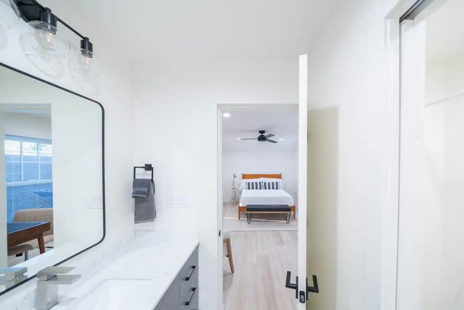 En-Suite Master Bathroom - 608 W 9th St