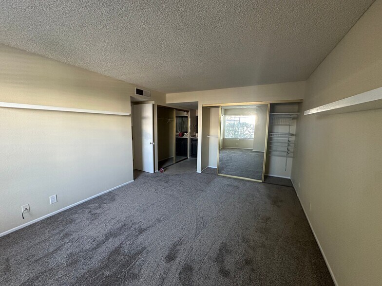 Building Photo - 5893 Mt Alifan Dr